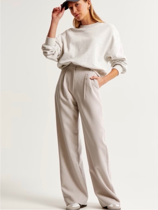 Abercrombie & Fitch Pants - Abercrombie and Fitch Wide-Leg Light Beige Trousers Size: 29/8